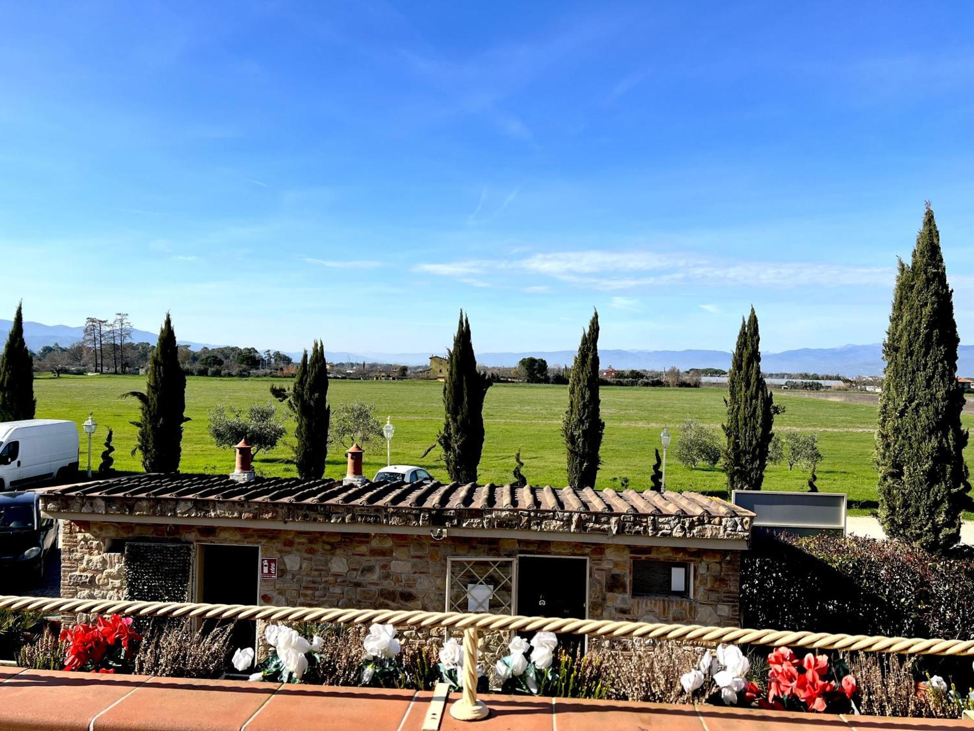 Agriturismo La Rugea - Le Spighe Prato  Exterior photo